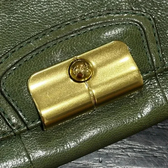 Coach‎ Wallet Wrislet - Picture 4 of 4